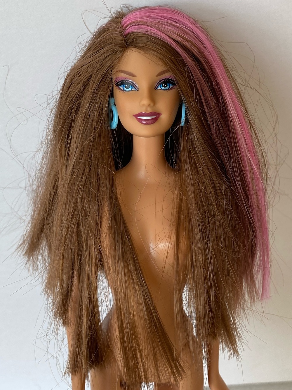 Mattel 2011 Barbie Doll Hairtastic
Brunette with Hot Pink Streak - Nude
